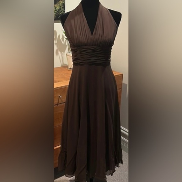 DONNA MORGAN Sz 12 100% Silk Ruching Waist Halter Top A-line Skirt Lined Dress - Picture 1 of 11